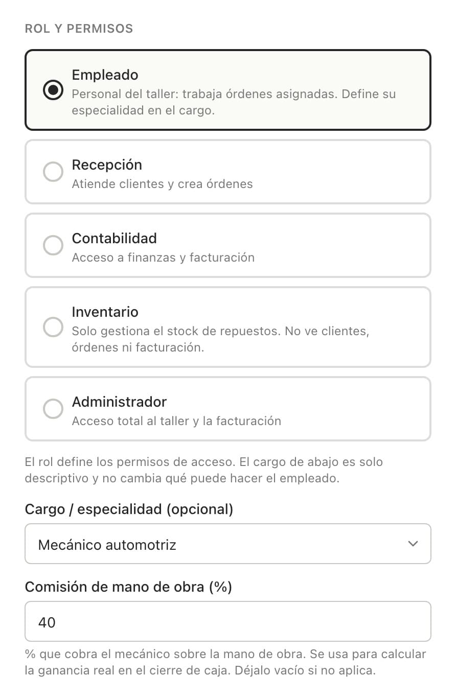 Los cinco roles con Empleado seleccionado, el cargo Mecánico automotriz y la comisión de mano de obra en 40%